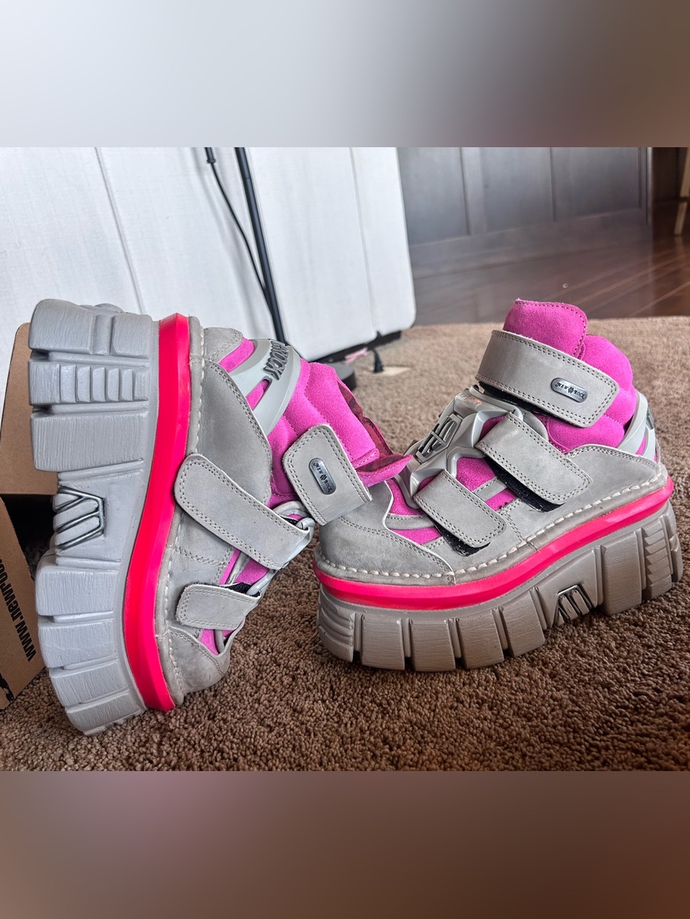 NEW ROCK PINK AND GREY PLATFORM SHOES - Picture 7 of 10